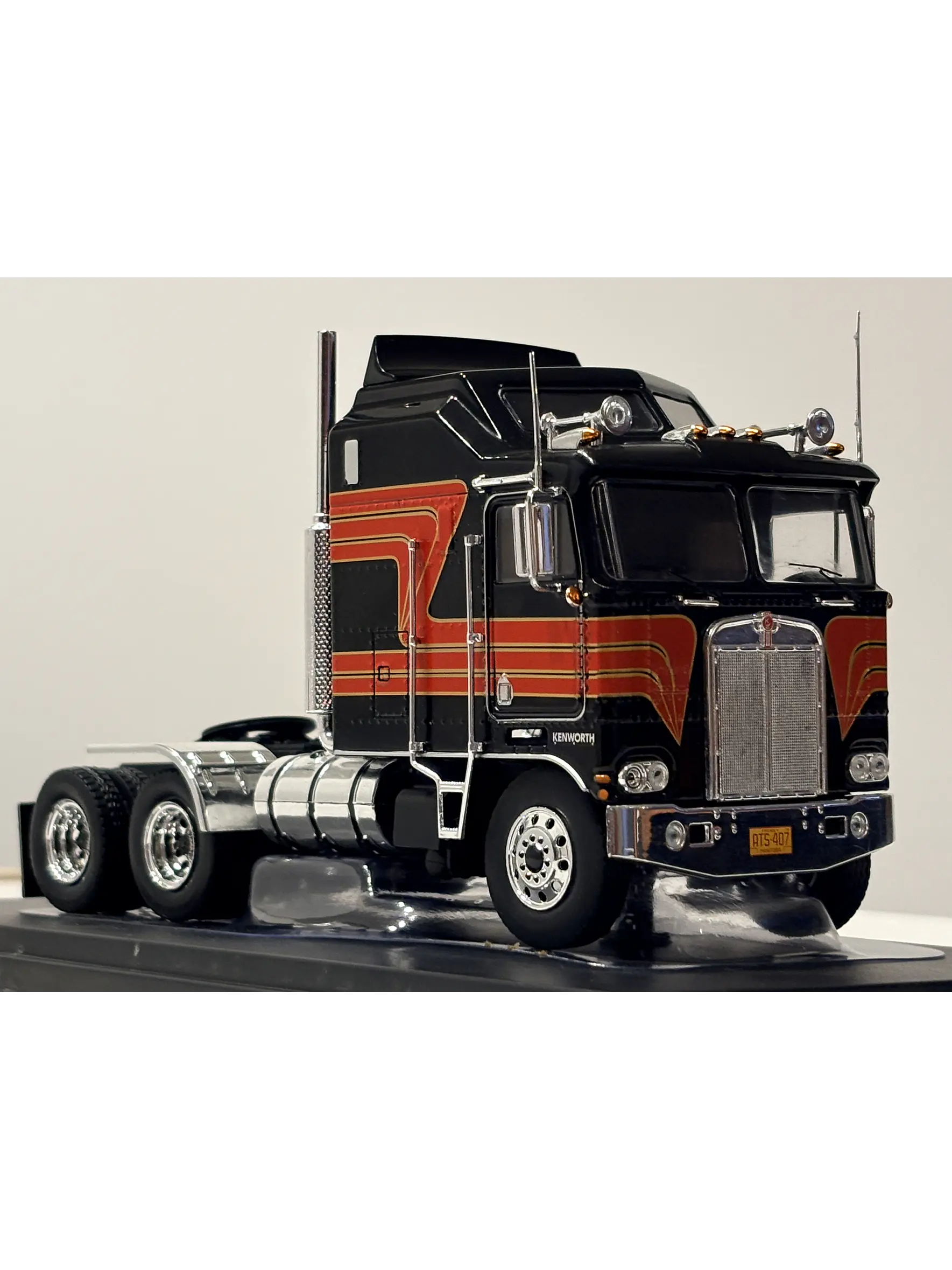 Kenworth K100 Aerodyne 1976 IXO Models 1:43 | Camión Cabover Americano de Colección en Chile 1