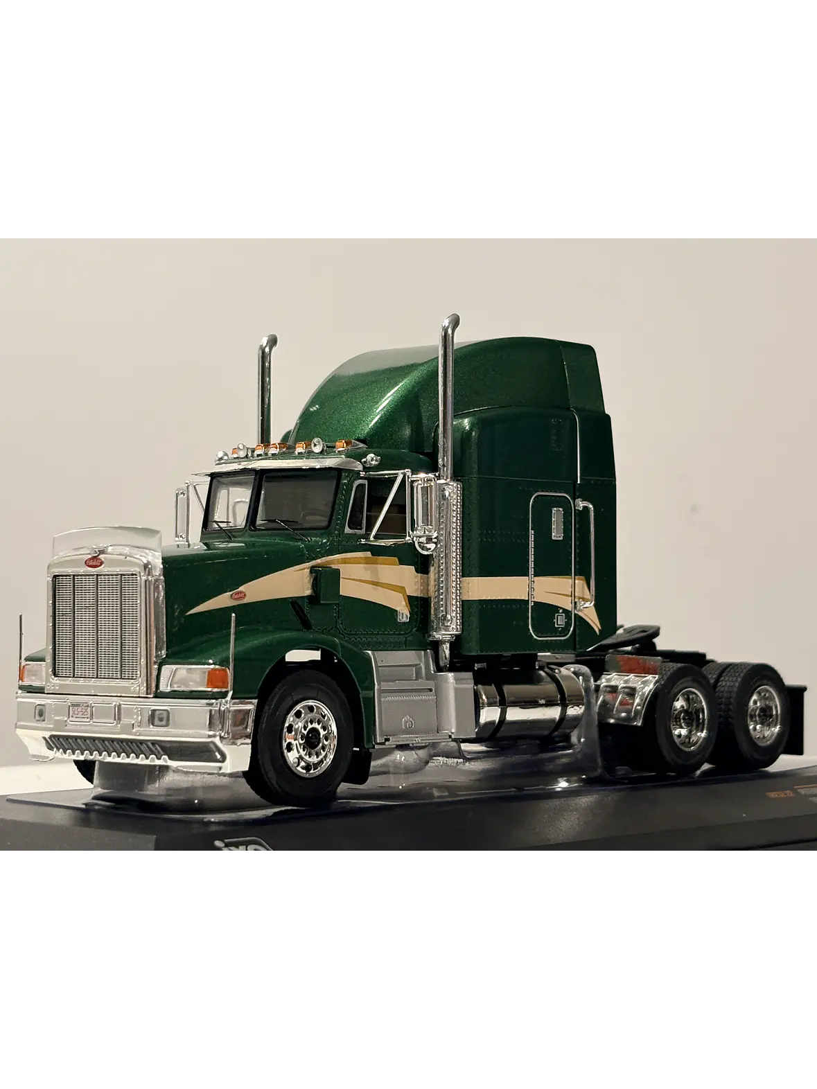 Camión Peterbilt 377 A/E 1998 IXO Models 1:43 | Camión Americano Clásico de Colección en Chile 3