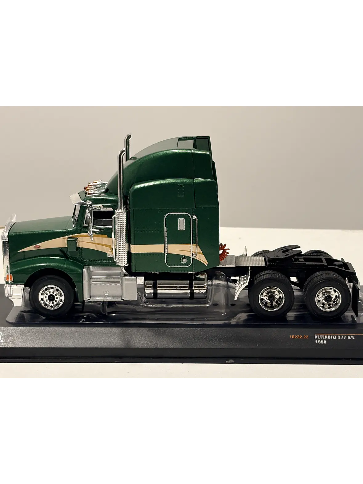 Camión Peterbilt 377 A/E 1998 IXO Models 1:43 | Camión Americano Clásico de Colección en Chile 4