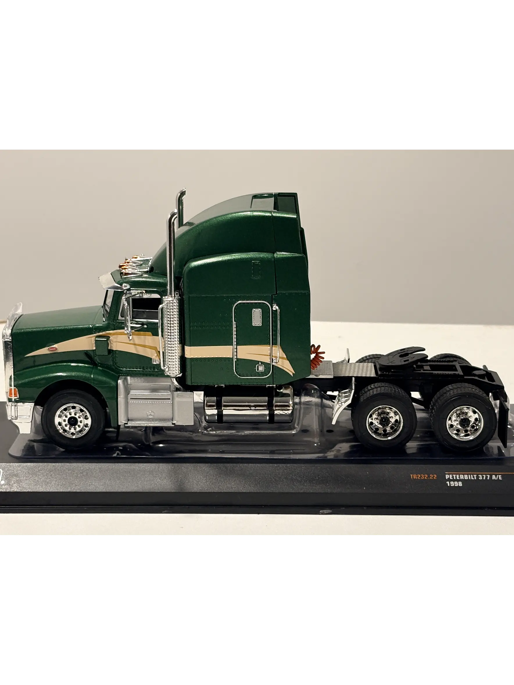 Camión Peterbilt 377 A/E 1998 IXO Models 1:43 | Camión Americano Clásico de Colección en Chile 4