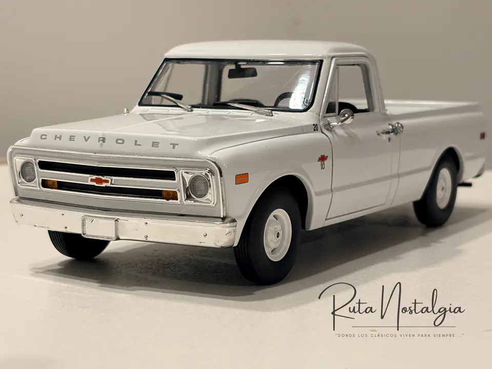 Camioneta Chevrolet C-10  Pickup (1968)  “Starsky and Hutch” | Greenlight, 1:24 4
