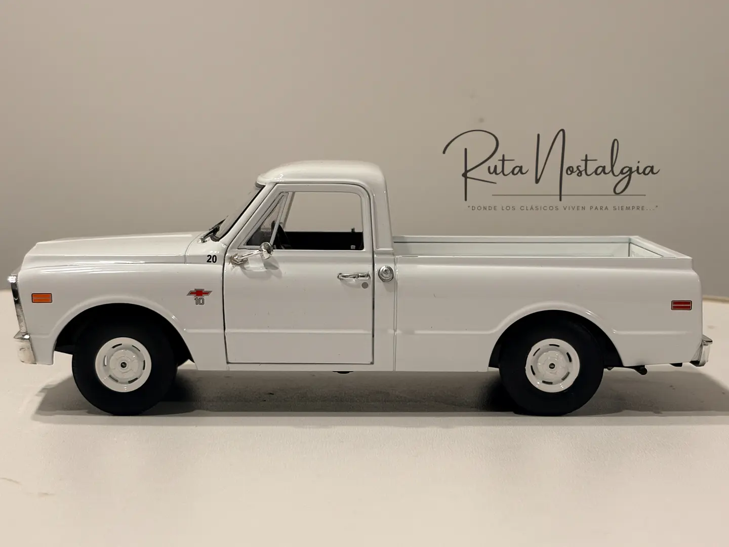 Camioneta Chevrolet C-10  Pickup (1968)  “Starsky and Hutch” | Greenlight, 1:24 5