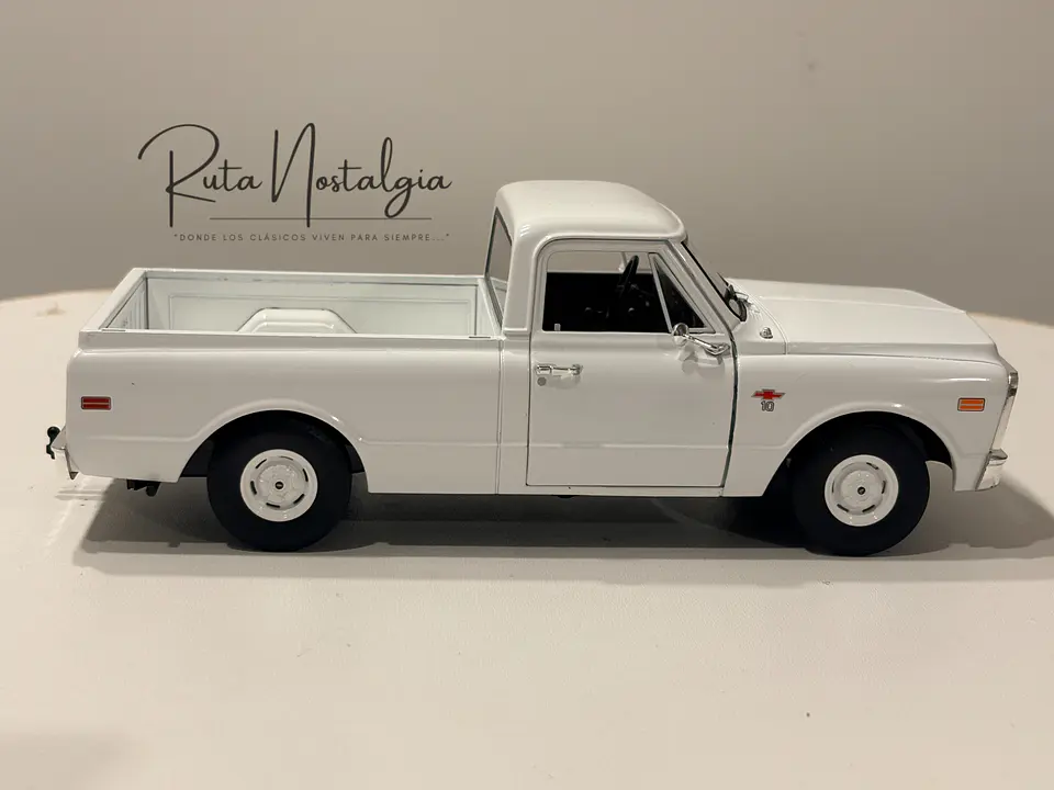 Camioneta Chevrolet C-10  Pickup (1968)  “Starsky and Hutch” | Greenlight, 1:24 8
