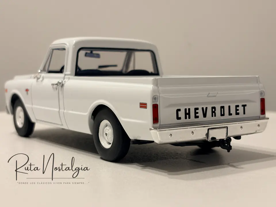 Camioneta Chevrolet C-10  Pickup (1968)  “Starsky and Hutch” | Greenlight, 1:24 6