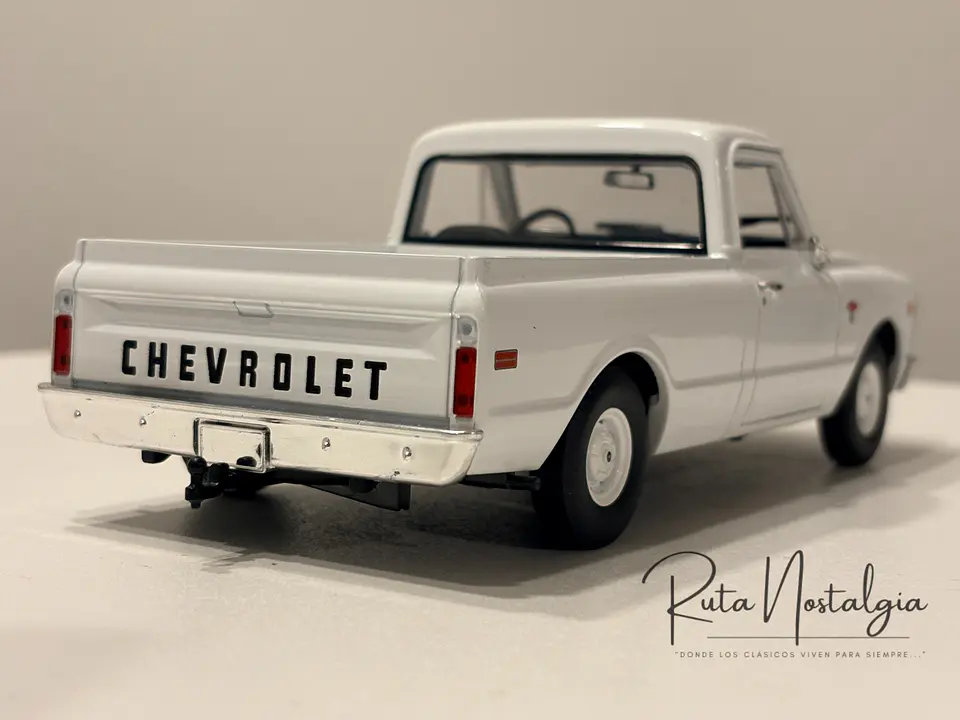 Camioneta Chevrolet C-10  Pickup (1968)  “Starsky and Hutch” | Greenlight, 1:24 7