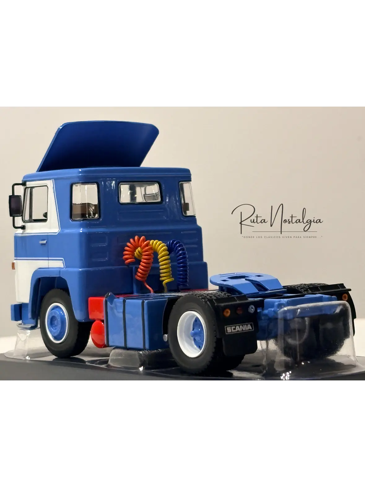Camión Scania LBT 141 1976 Azul Blanco IXO Models 1:43 5