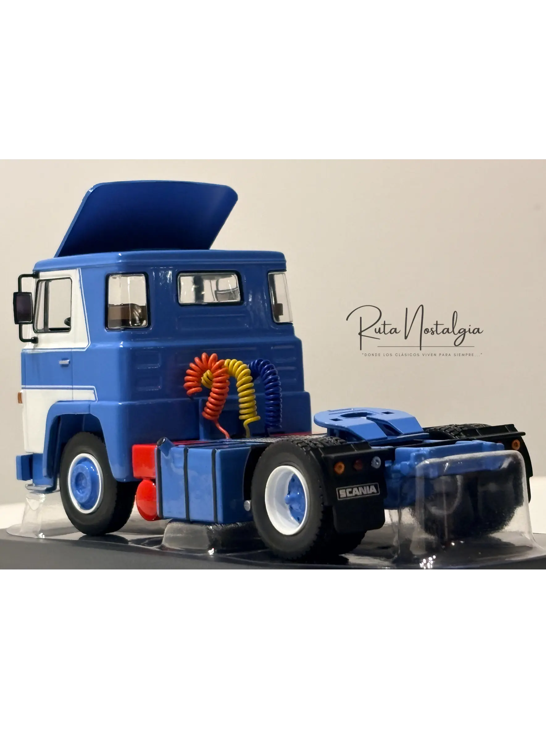 Camión Scania LBT 141 1976 Azul Blanco IXO Models 1:43 5