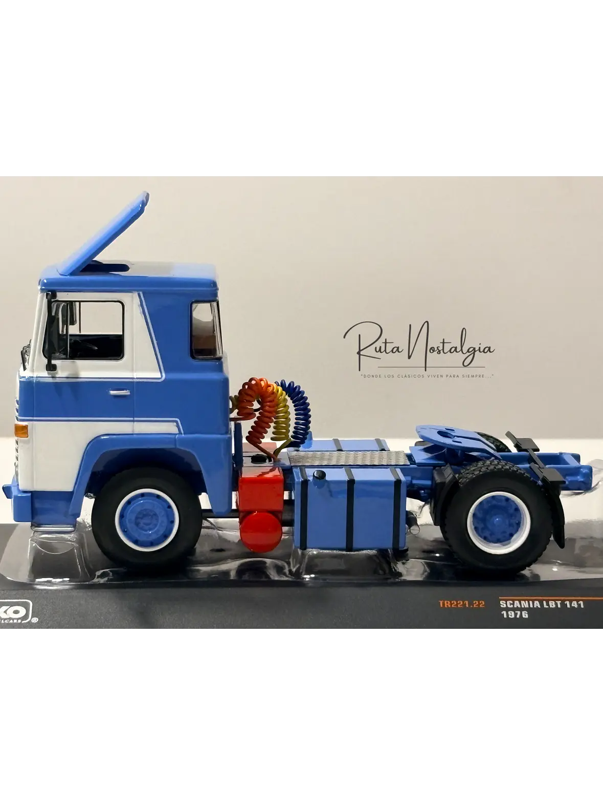 Camión Scania LBT 141 1976 Azul Blanco IXO Models 1:43 4
