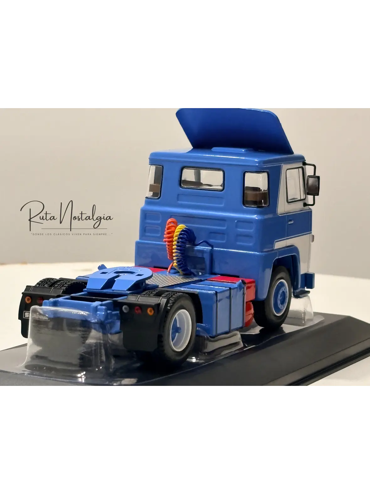 Camión Scania LBT 141 1976 Azul Blanco IXO Models 1:43 6