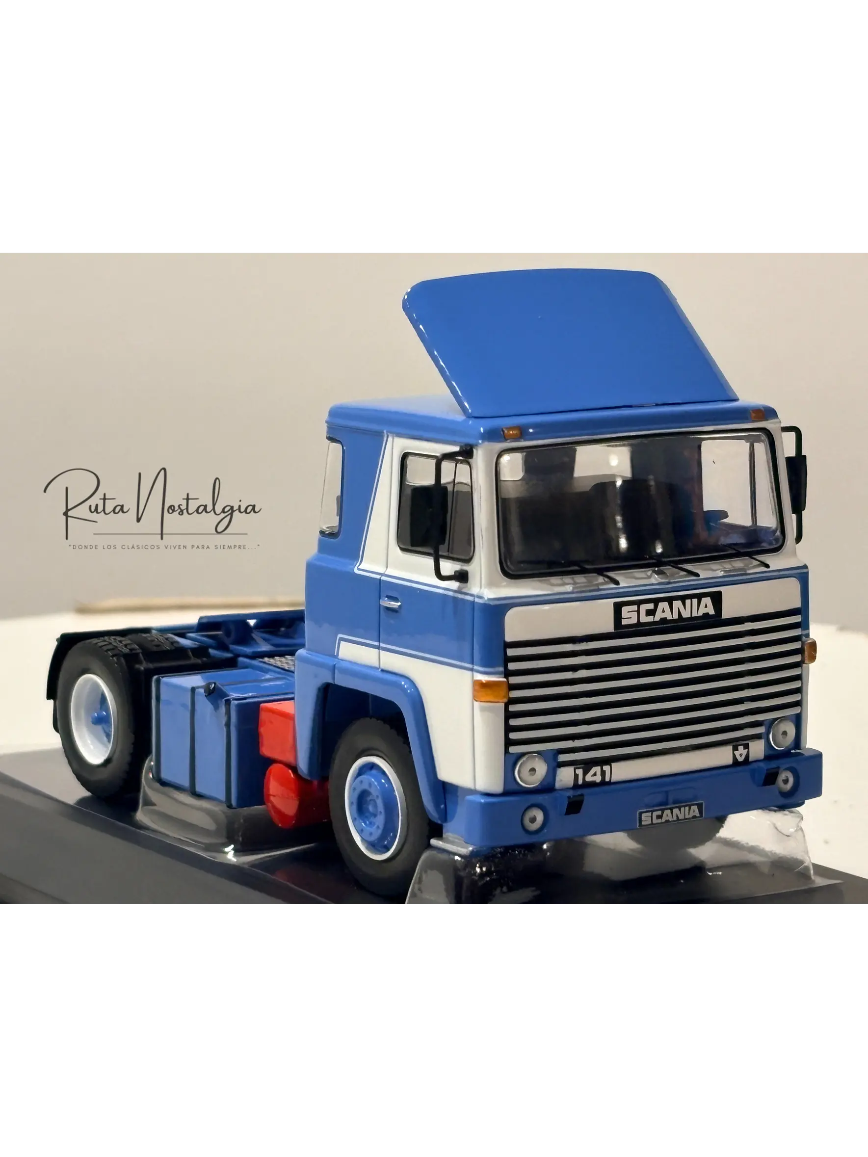 Camión Scania LBT 141 1976 Azul Blanco IXO Models 1:43 8