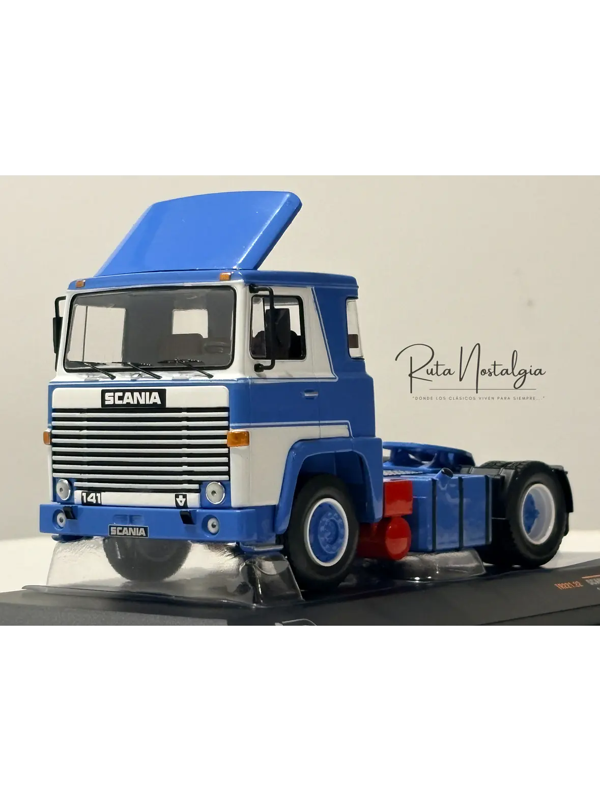 Camión Scania LBT 141 1976 Azul Blanco IXO Models 1:43 3