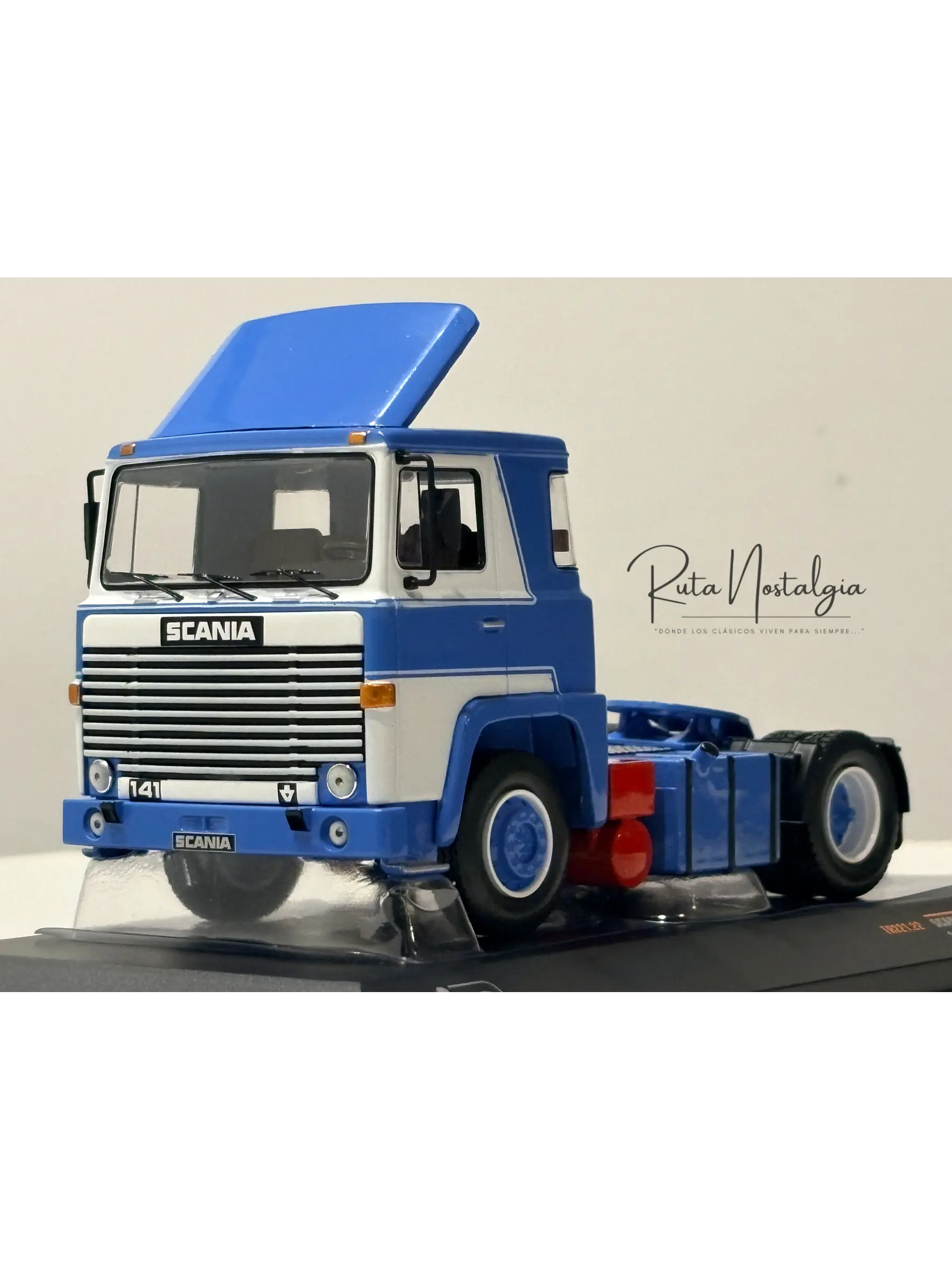 Camión Scania LBT 141 1976 Azul Blanco IXO Models 1:43 3