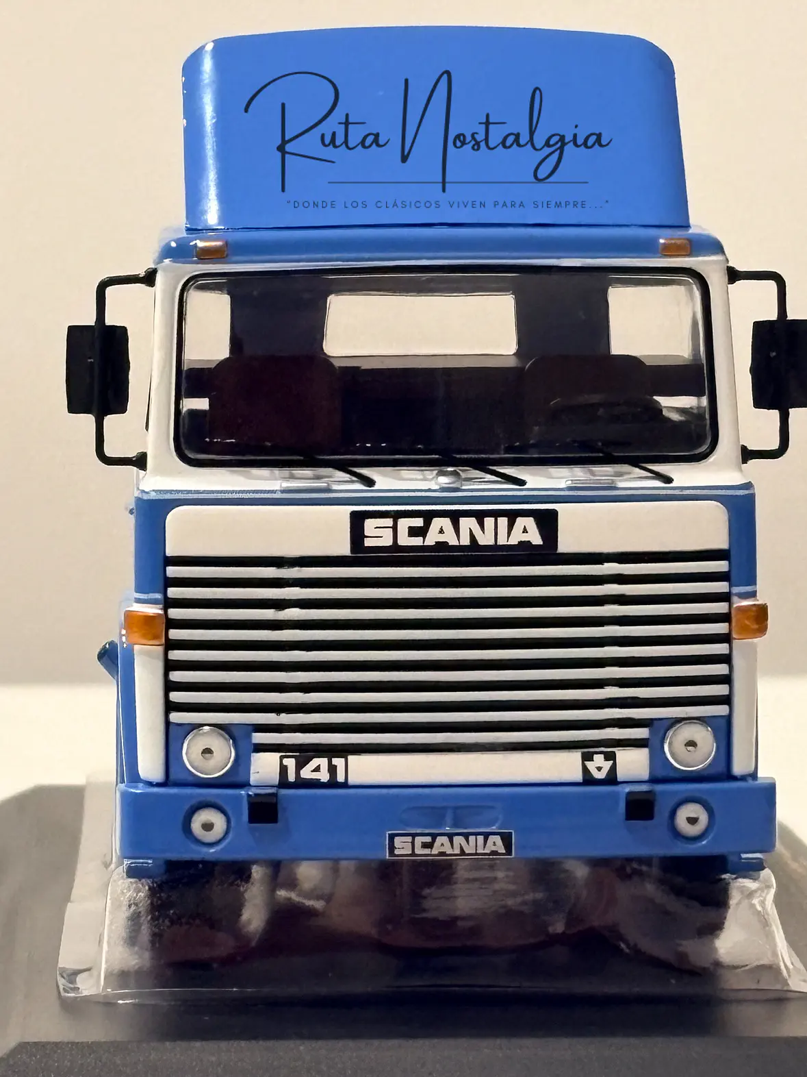 Camión Scania LBT 141 1976 Azul Blanco IXO Models 1:43 2