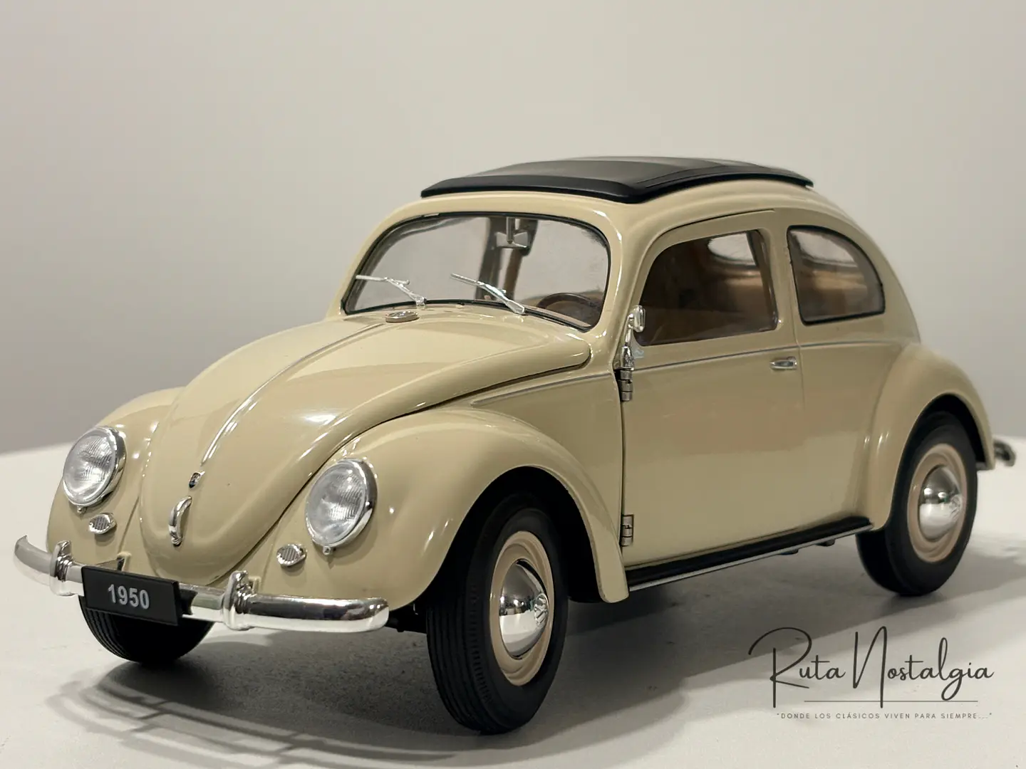 Auto Volkswagen Escarabajo (1950) | Welly, escala 1:18 -  VW Käfer Brezelfenster,  split-window de colección en Chile 4