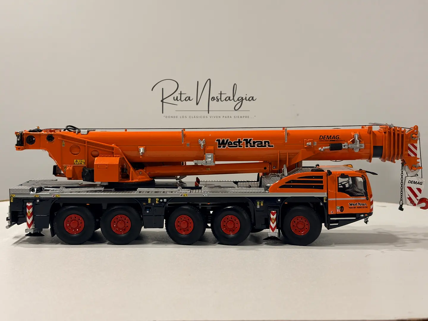 Grúa móvil todo terreno Demag AC 250-5 Westkran | IMC models 32-0148, escala  1:50 | Grúa todo terreno de 250 toneladas de colección.  5