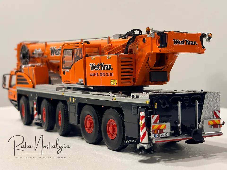 Grúa móvil todo terreno Demag AC 250-5 Westkran | IMC models 32-0148, escala  1:50 | Grúa todo terreno de 250 toneladas de colección.  7