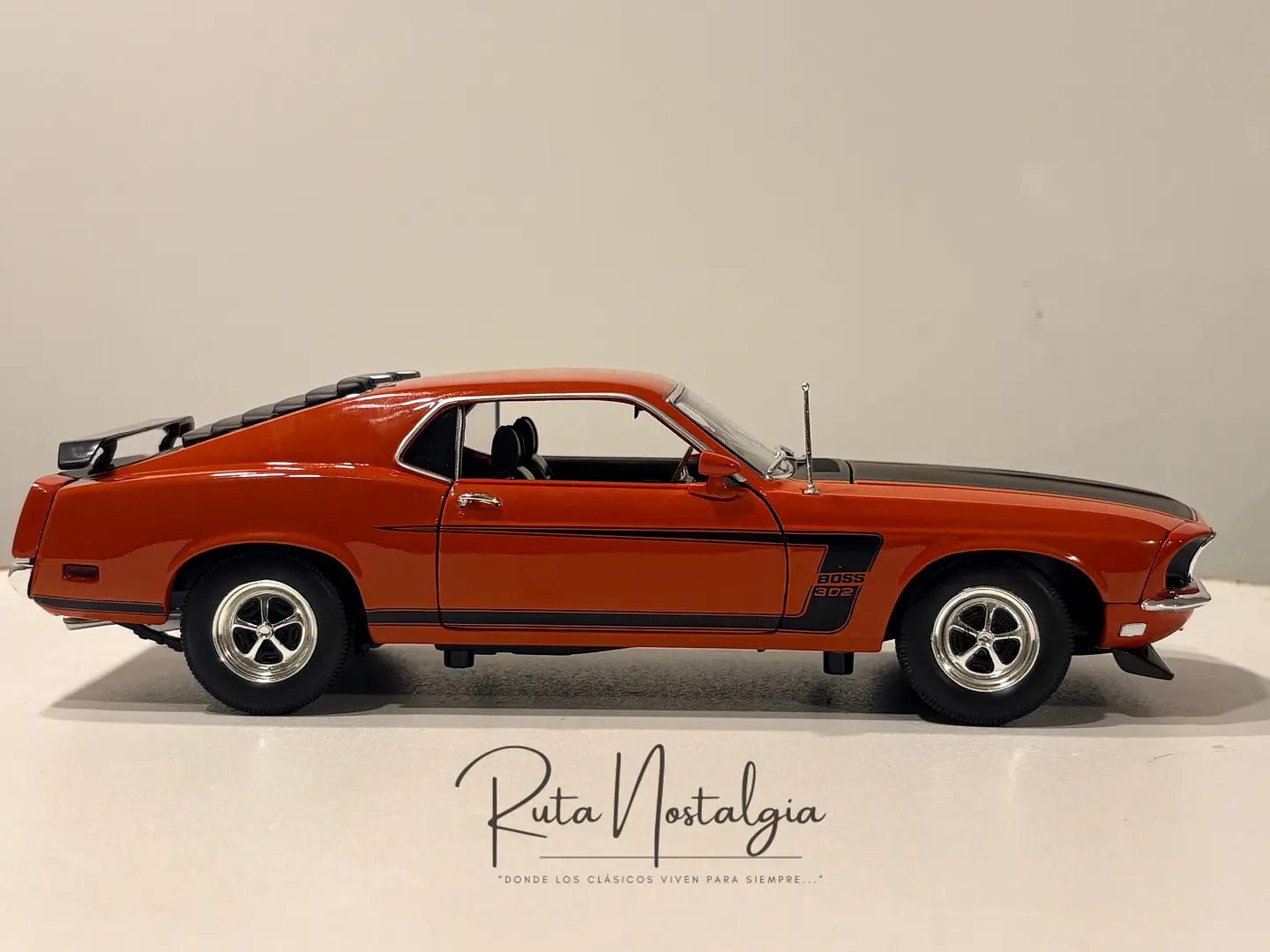 Auto Ford Mustang Boss 302 1969 Welly 1:18 | Muscle Car Clásico de Colección en Chile 8