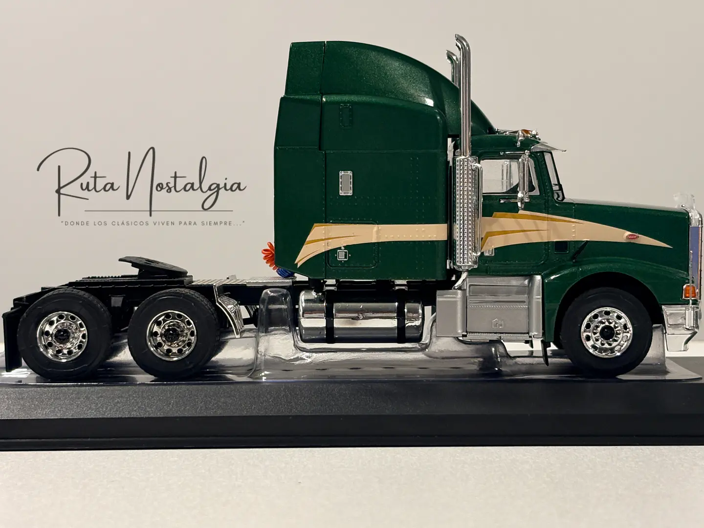 Camión Peterbilt 377 A/E 1998 IXO Models 1:43  7