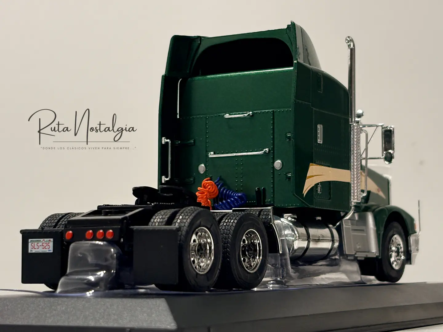 Camión Peterbilt 377 A/E 1998 IXO Models 1:43  6