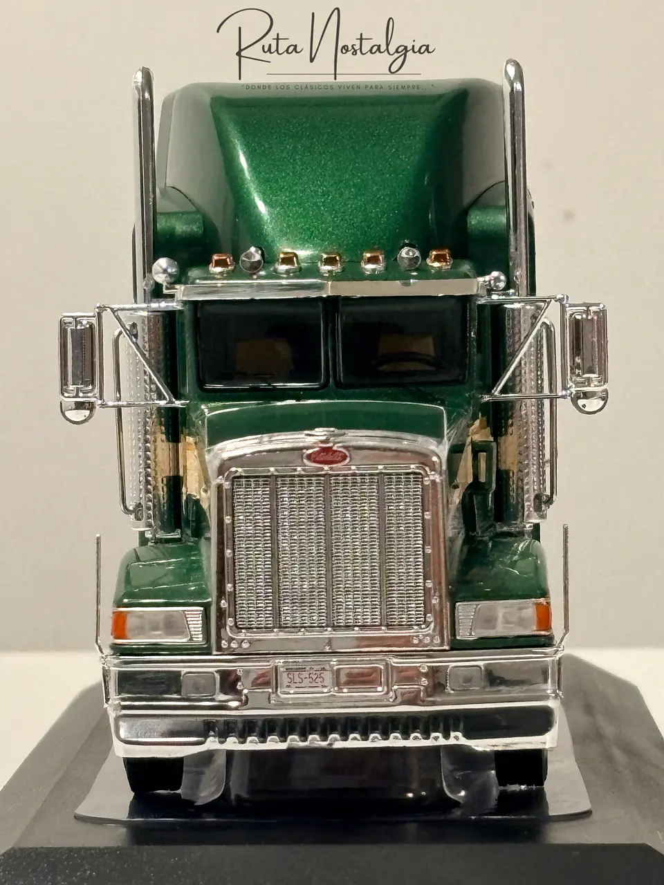 Camión Peterbilt 377 A/E 1998 IXO Models 1:43  2
