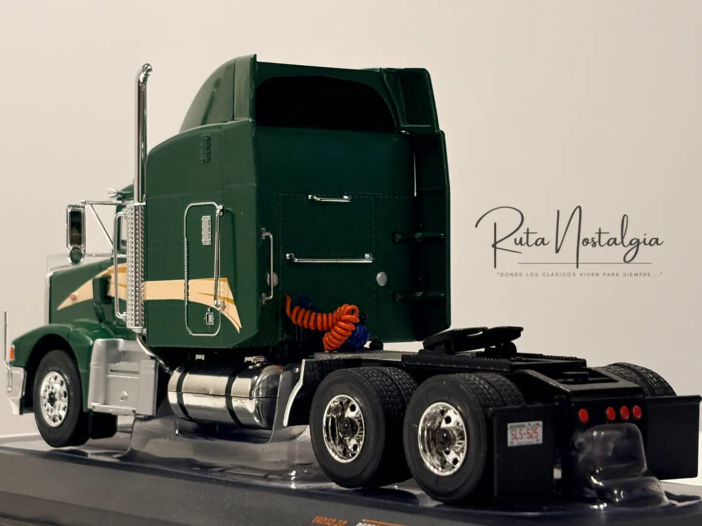 Camión Peterbilt 377 A/E 1998 IXO Models 1:43  5