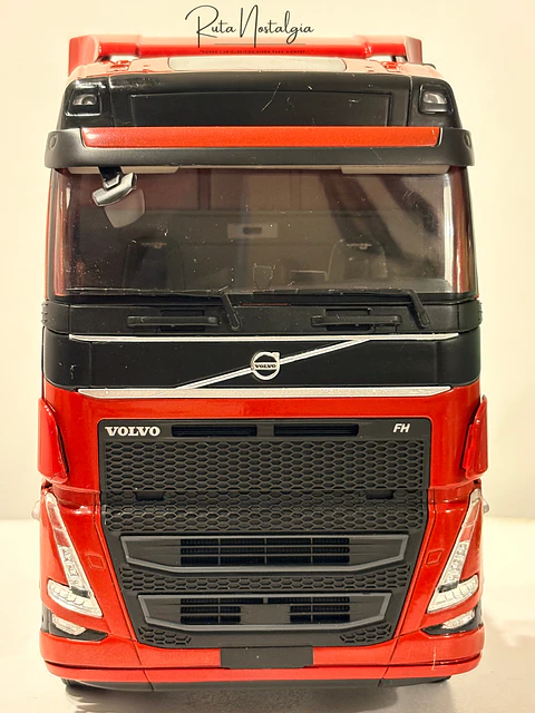 Camión Volvo FH 500 Globetrotter XL | Sólido 1:24