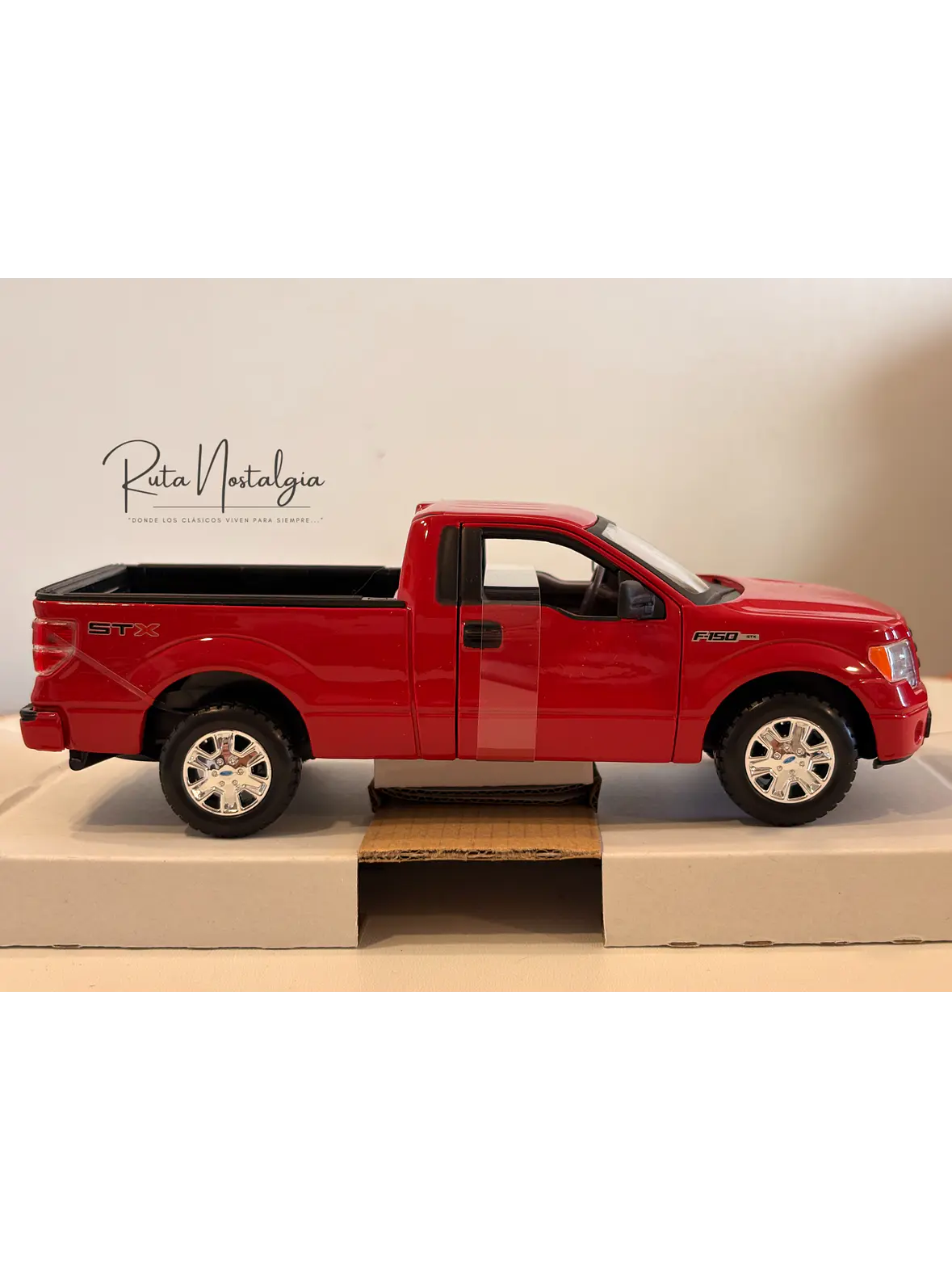 Camioneta Ford F-150 STX 2010 Roja Maisto Special Edition 1:27 | Pick-up americana de colección en Chile 7