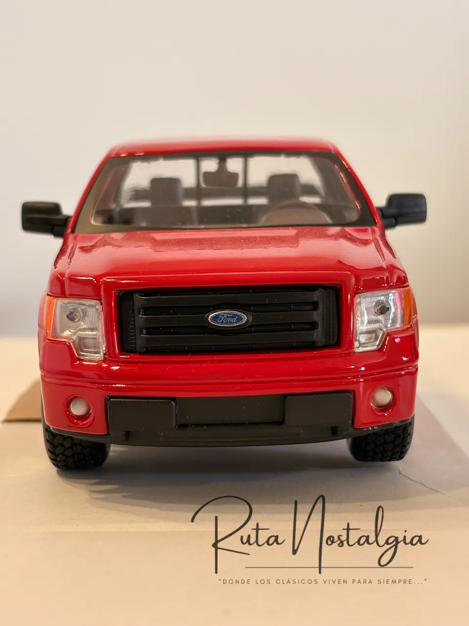 Camioneta Ford F-150 STX 2010 Roja Maisto Special Edition 2