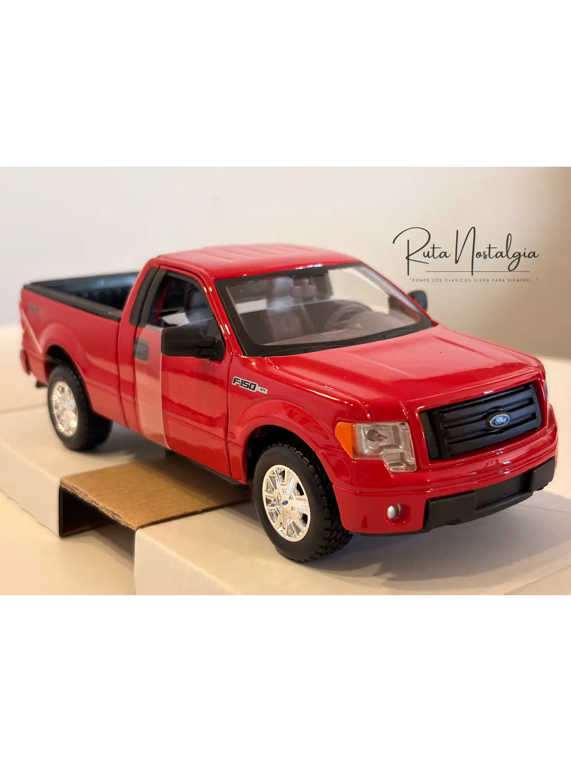 Camioneta Ford F-150 STX 2010 Roja Maisto Special Edition 1:27 | Pick-up americana de colección en Chile 1
