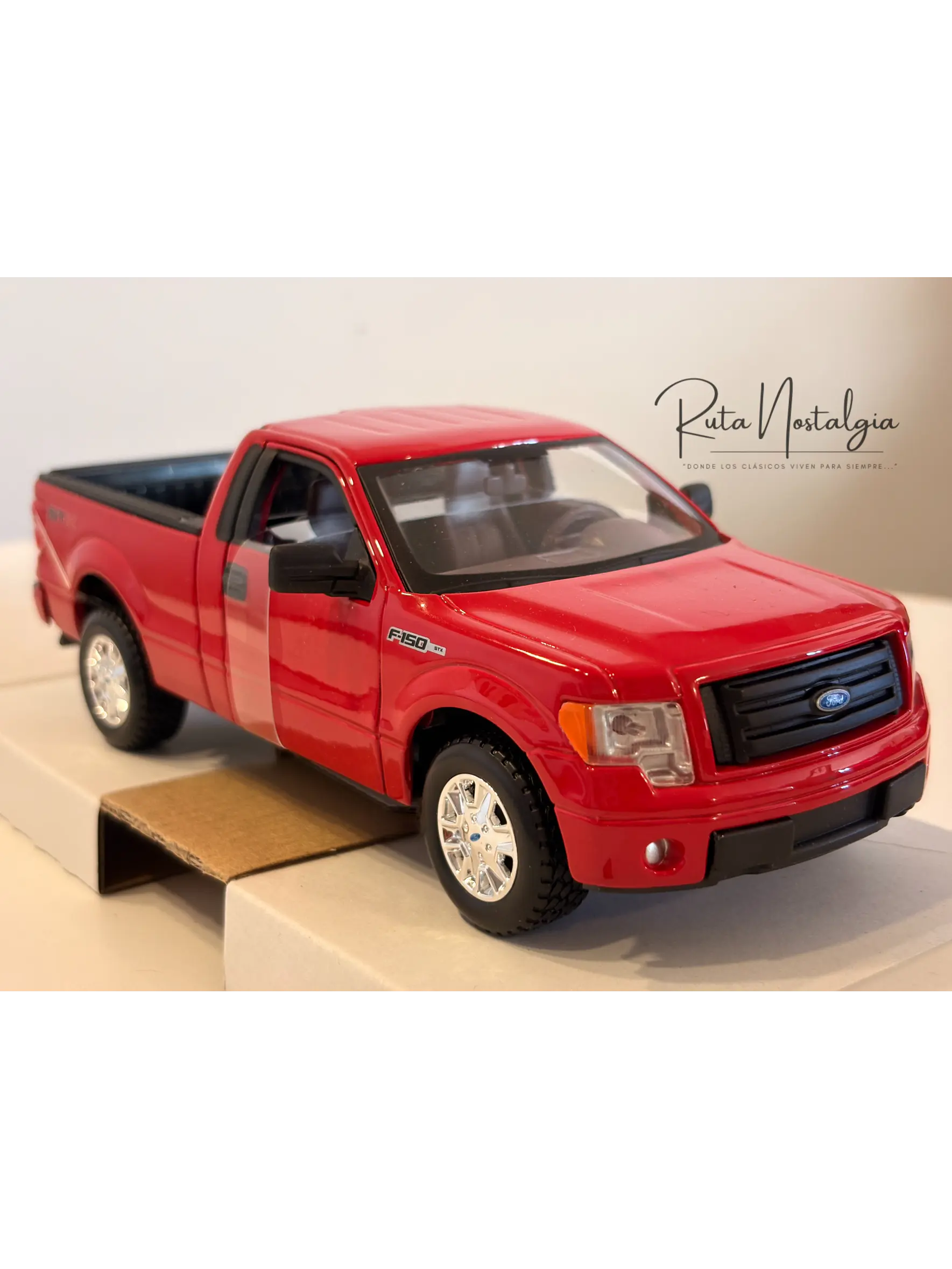 Camioneta Ford F-150 STX 2010 Roja Maisto Special Edition 1:27 | Pick-up americana de colección en Chile 1