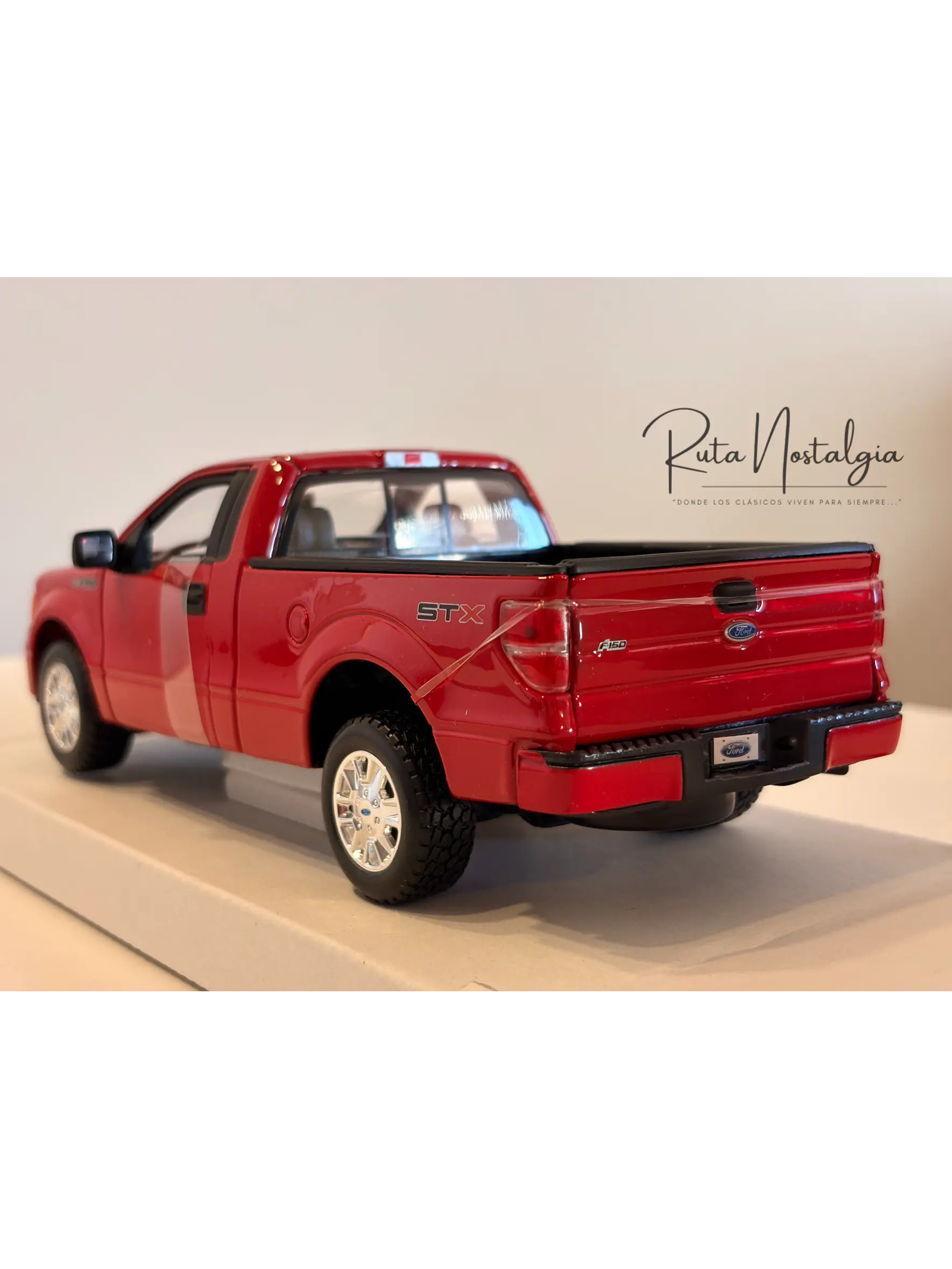 Camioneta Ford F-150 STX 2010 Roja Maisto Special Edition 1:27 | Pick-up americana de colección en Chile 5