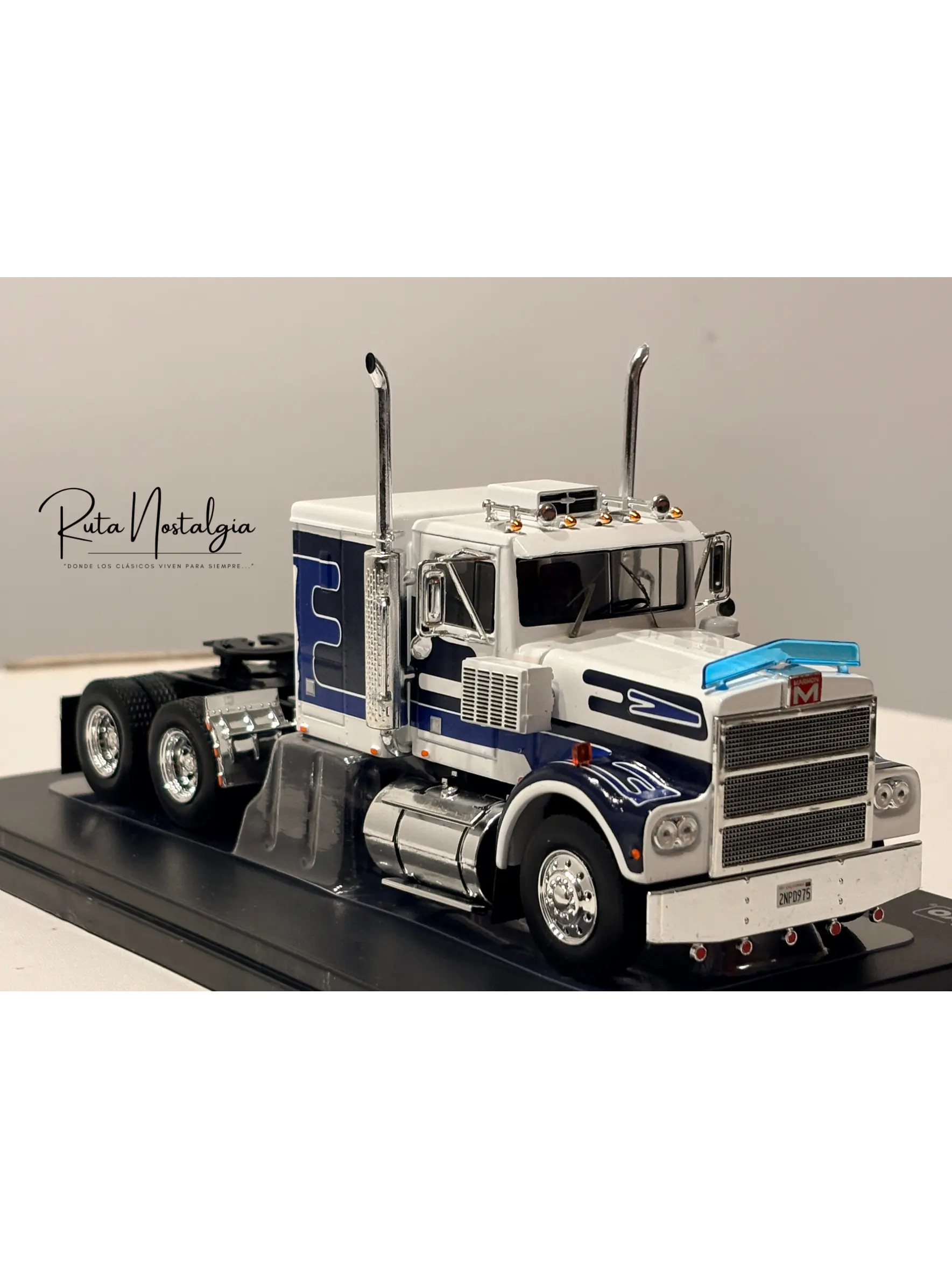 Camión Marmon CHDT 1980 – Ixo Models 1:43 – Leyenda “Rolls-Royce” del Transporte 1