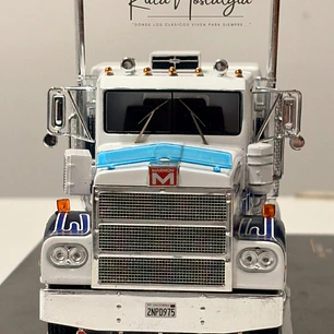 Camión Marmon CHDT 1980 – Ixo Models 1:43 – Leyenda “Rolls-Royce” del Transporte