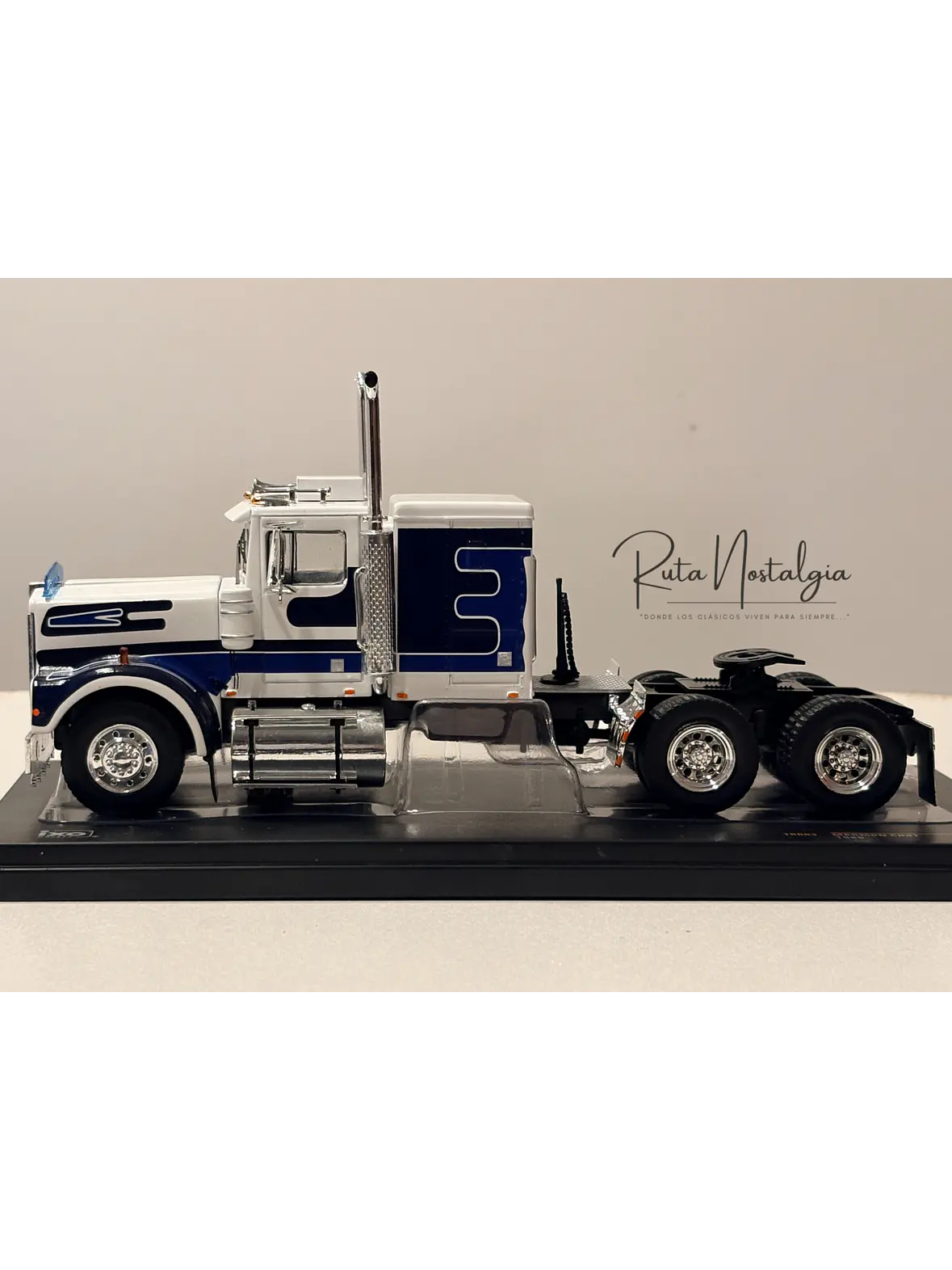 Camión Marmon CHDT 1980 – Ixo Models 1:43 – Leyenda “Rolls-Royce” del Transporte 4