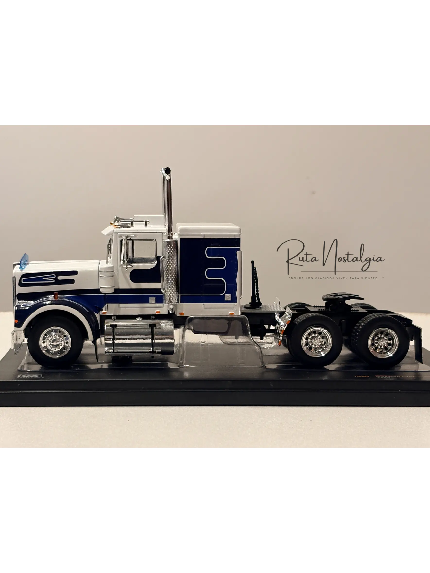 Camión Marmon CHDT 1980 – Ixo Models 1:43 – Leyenda “Rolls-Royce” del Transporte 4