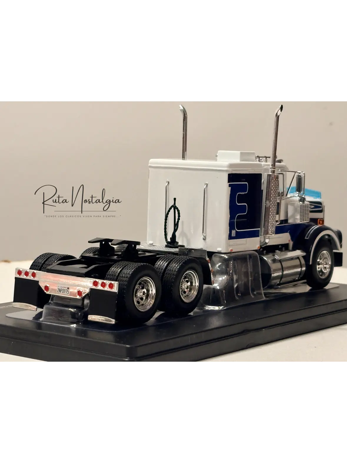 Camión Marmon CHDT 1980 – Ixo Models 1:43 – Leyenda “Rolls-Royce” del Transporte 6