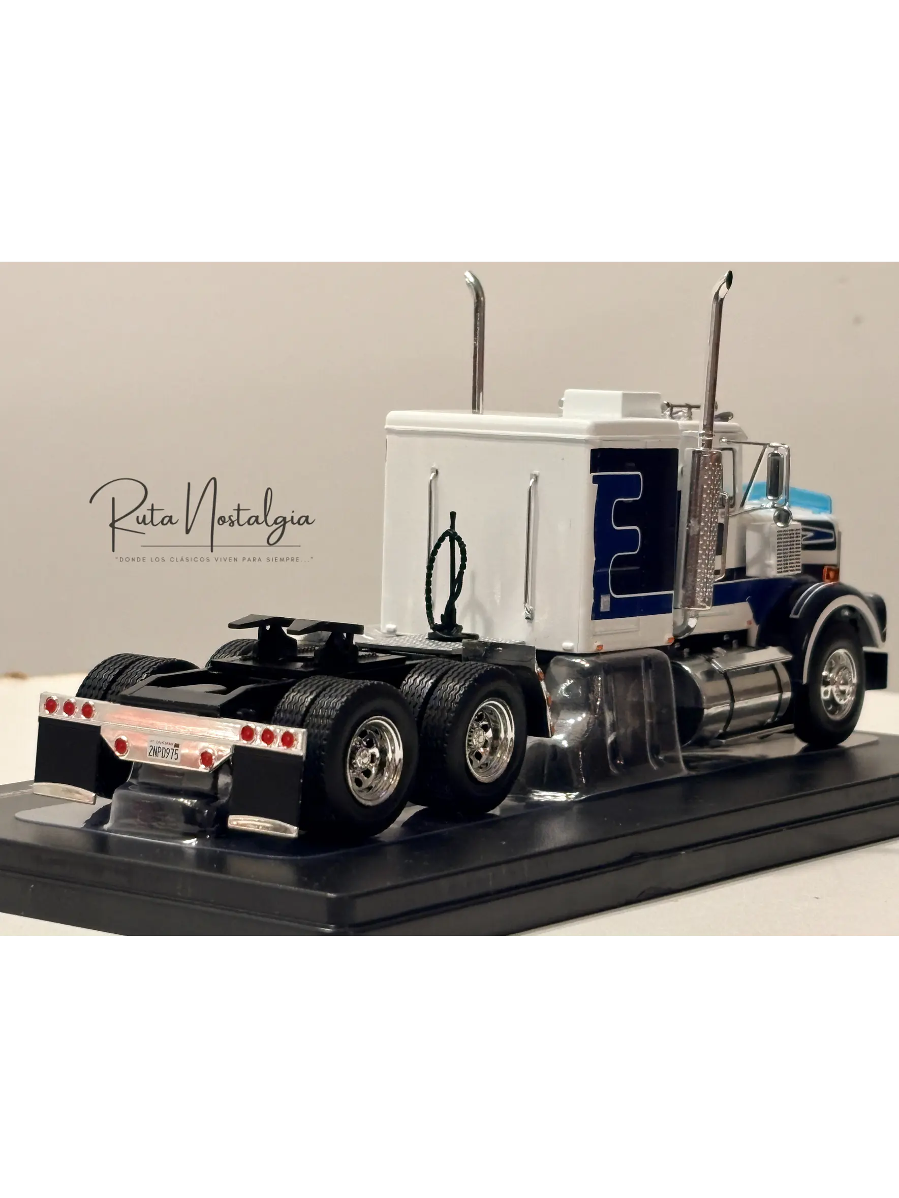 Camión Marmon CHDT 1980 – Ixo Models 1:43 – Leyenda “Rolls-Royce” del Transporte 6