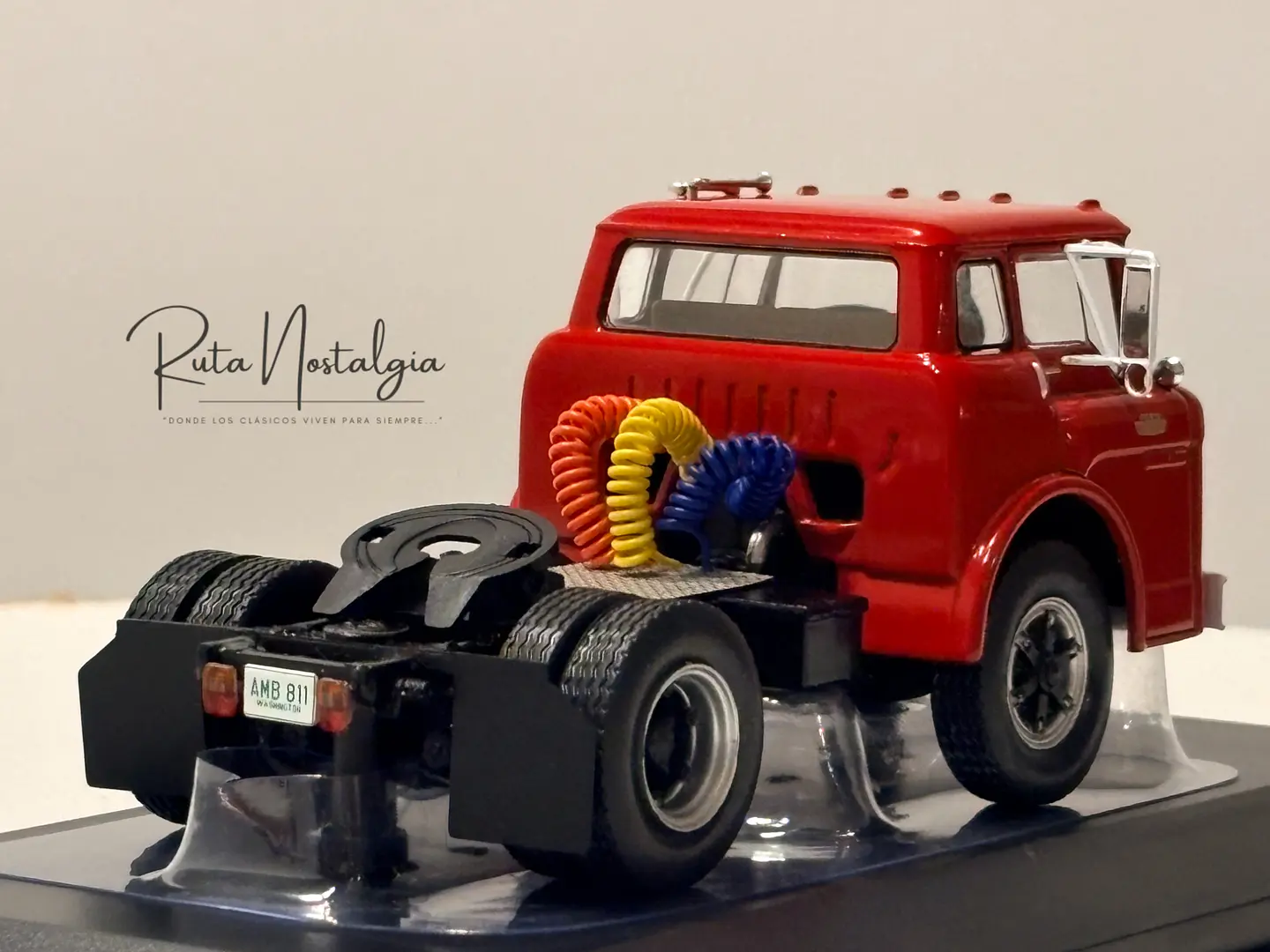 Camión Ford C-Series (1967) |  IXO Models 1:43  6