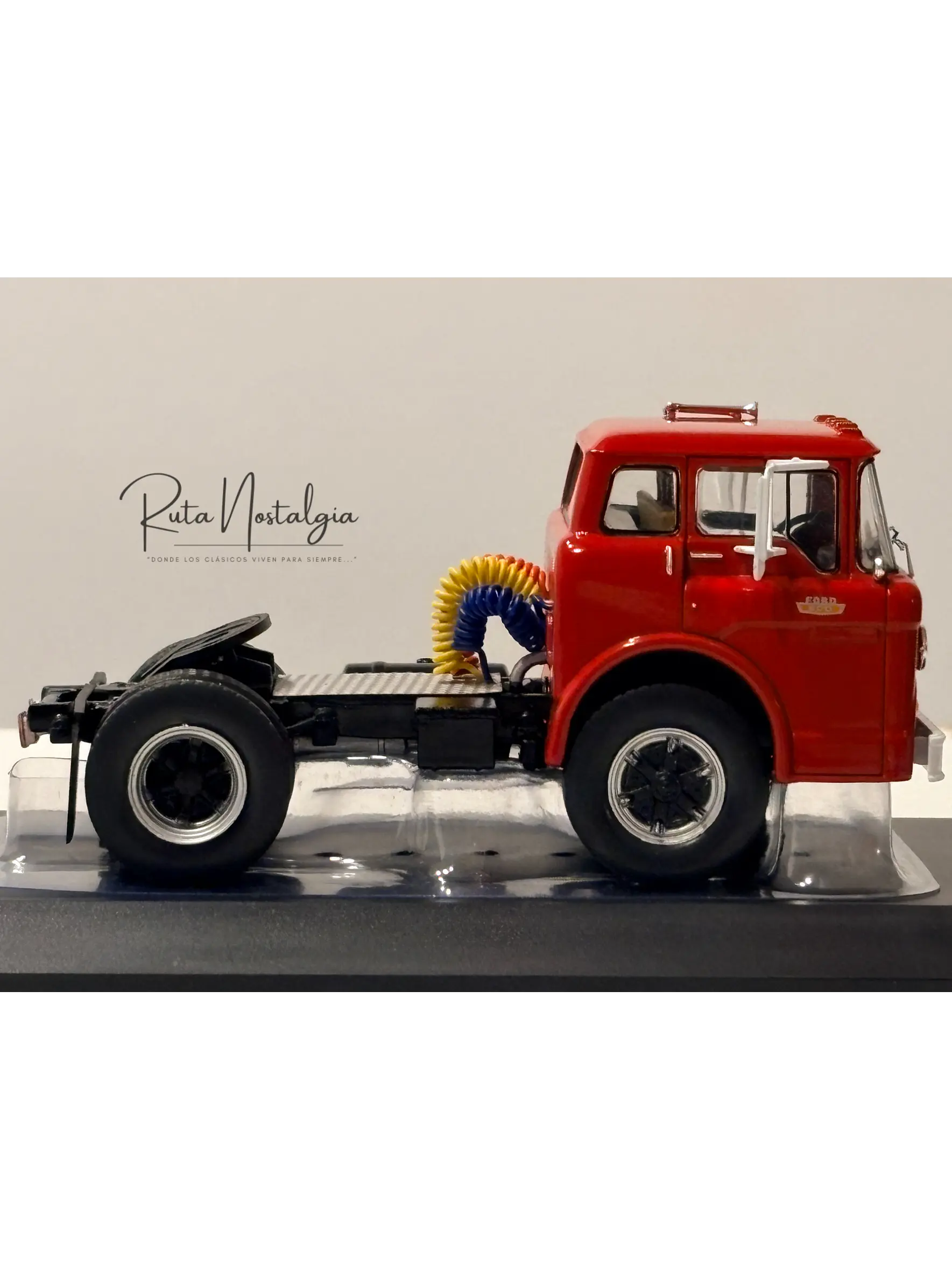 Camión Ford C-Series (1967) |  IXO Models 1:43  7