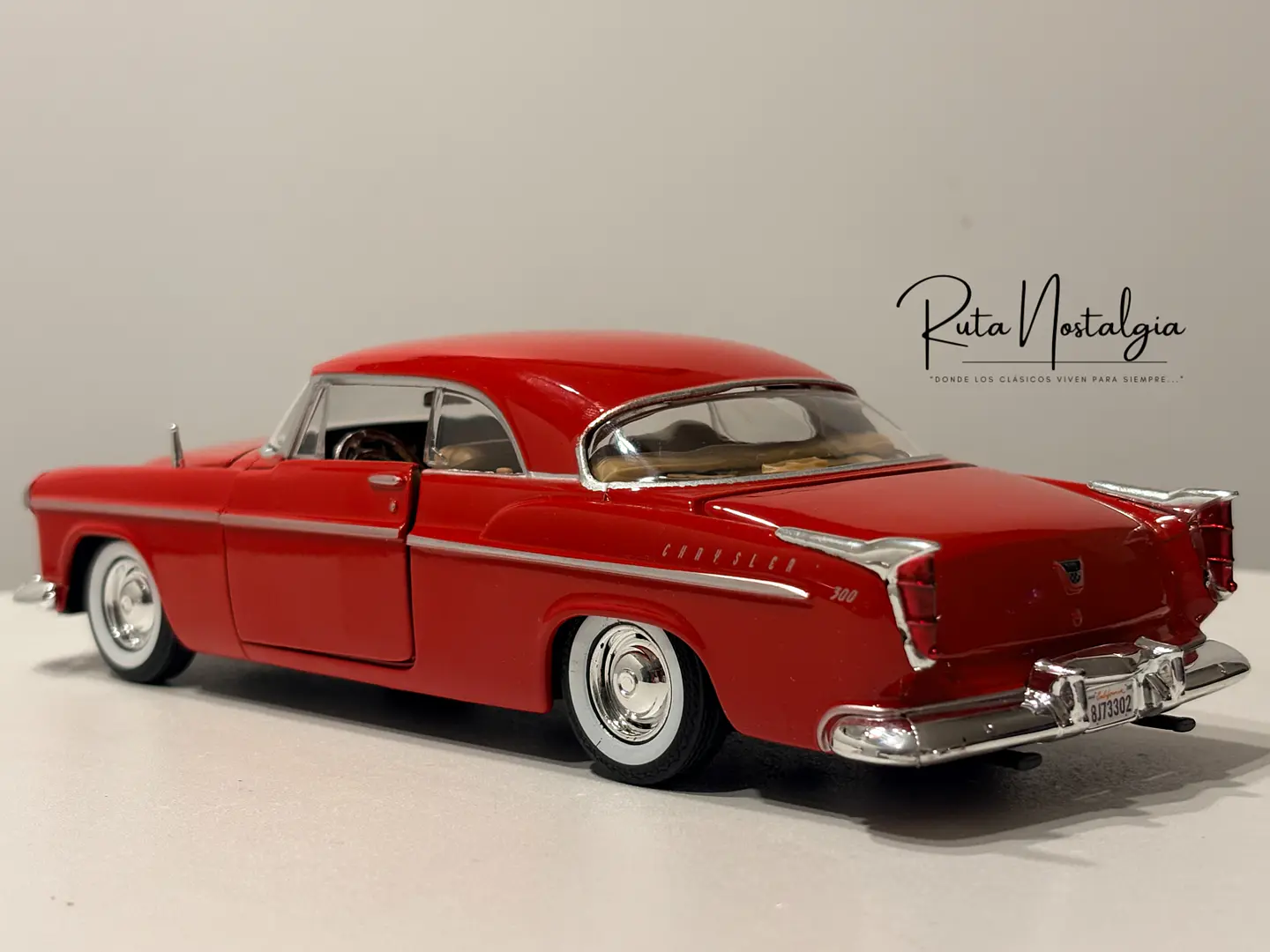 Auto Chrysler C300 (1955) |  Motormax 1:24 8