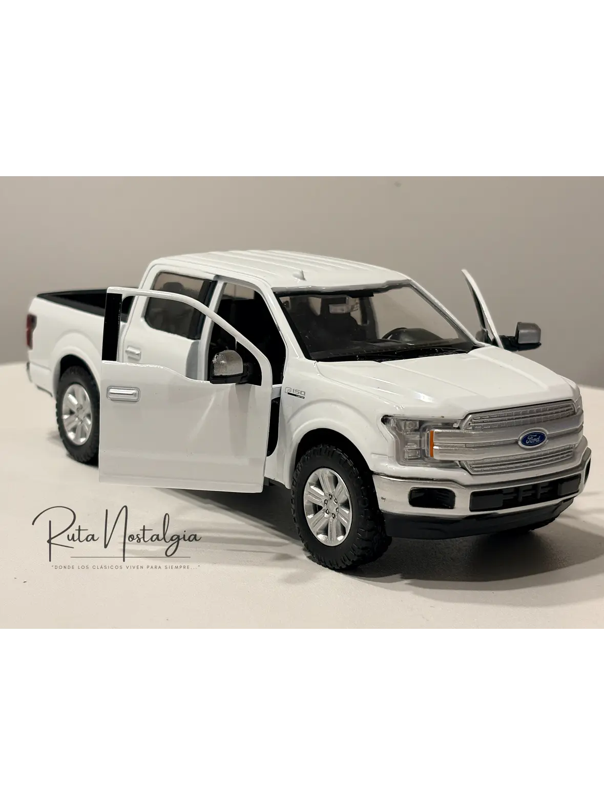 Camioneta Ford F-150 Lariat Crew Cab 2019 Motormax 1:24 | Pick-Up Americana “full-size” hecho miniatura 1