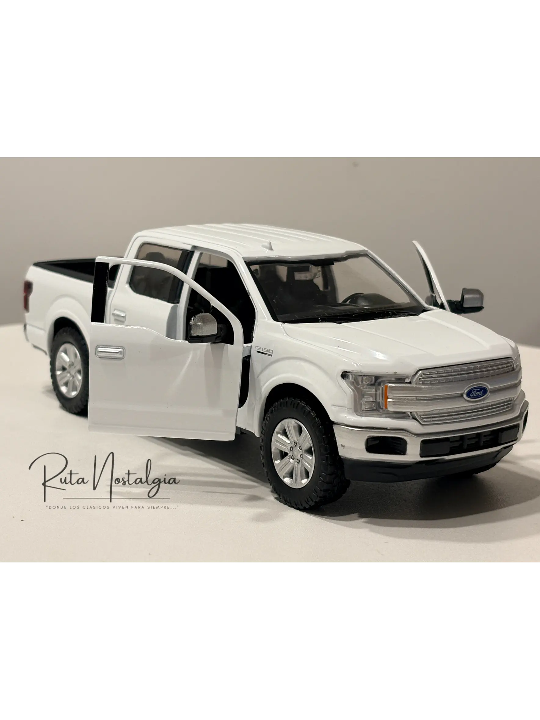 Camioneta Ford F-150 Lariat Crew Cab 2019 Motormax 1:24 | Pick-Up Americana “full-size” hecho miniatura 1