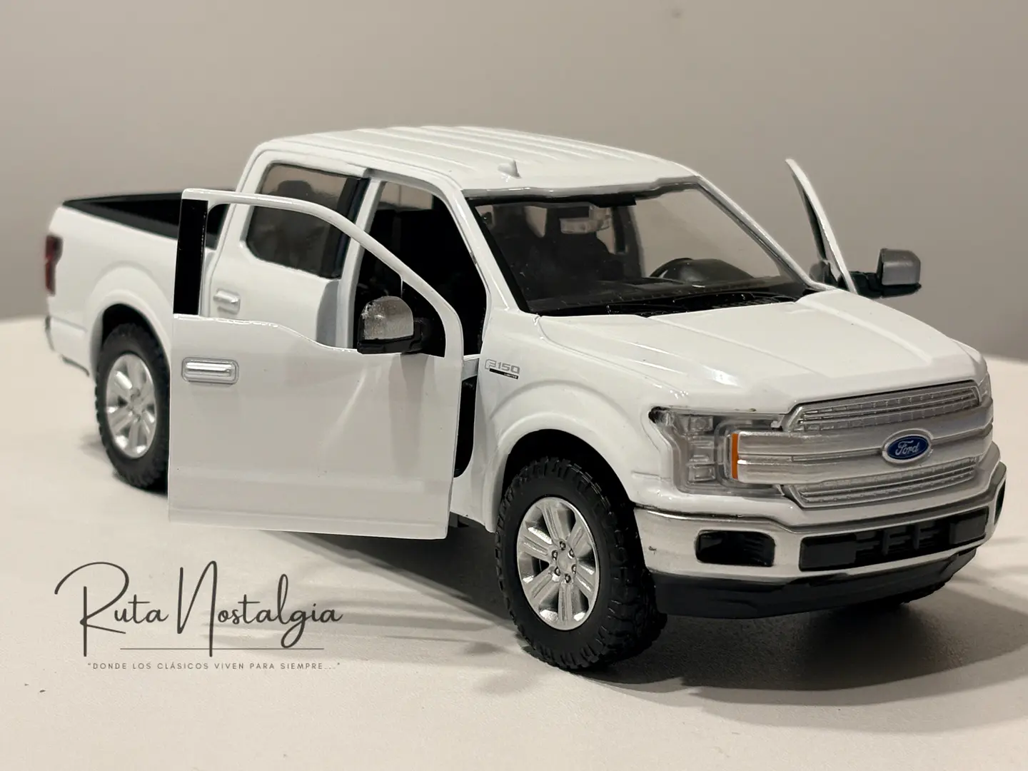 Camioneta Pick-Up Ford F-150 Lariat (2019) |  Motormax 1:24 3