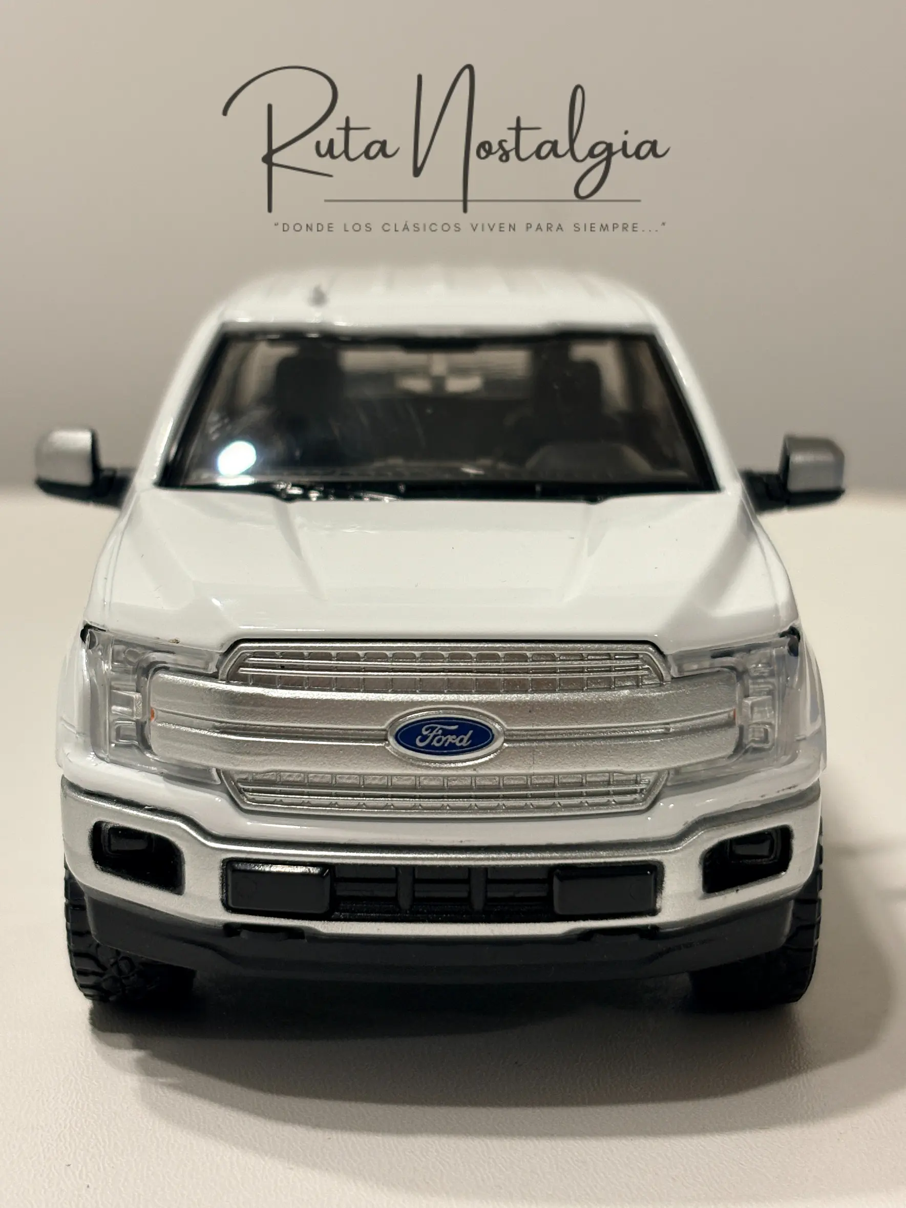 Camioneta Ford F-150 Lariat Crew Cab 2019 Motormax 1:24 | Pick-Up Americana “full-size” hecho miniatura 3