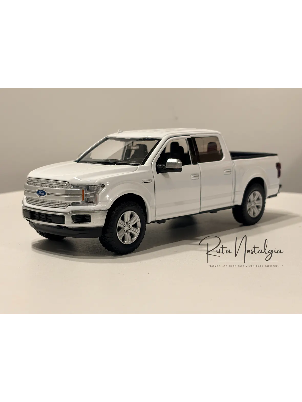 Camioneta Ford F-150 Lariat Crew Cab 2019 Motormax 1:24 | Pick-Up Americana “full-size” hecho miniatura 4