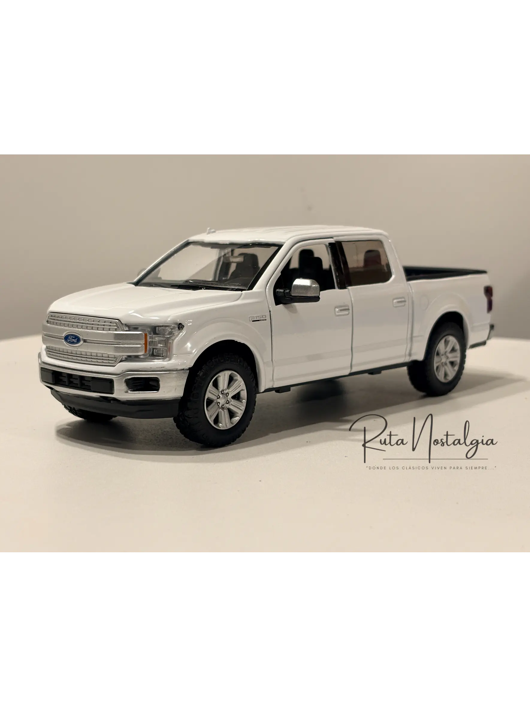 Camioneta Ford F-150 Lariat Crew Cab 2019 Motormax 1:24 | Pick-Up Americana “full-size” hecho miniatura 4