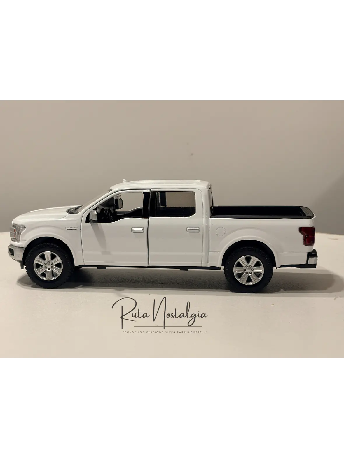 Camioneta Ford F-150 Lariat Crew Cab 2019 Motormax 1:24 | Pick-Up Americana “full-size” hecho miniatura 5