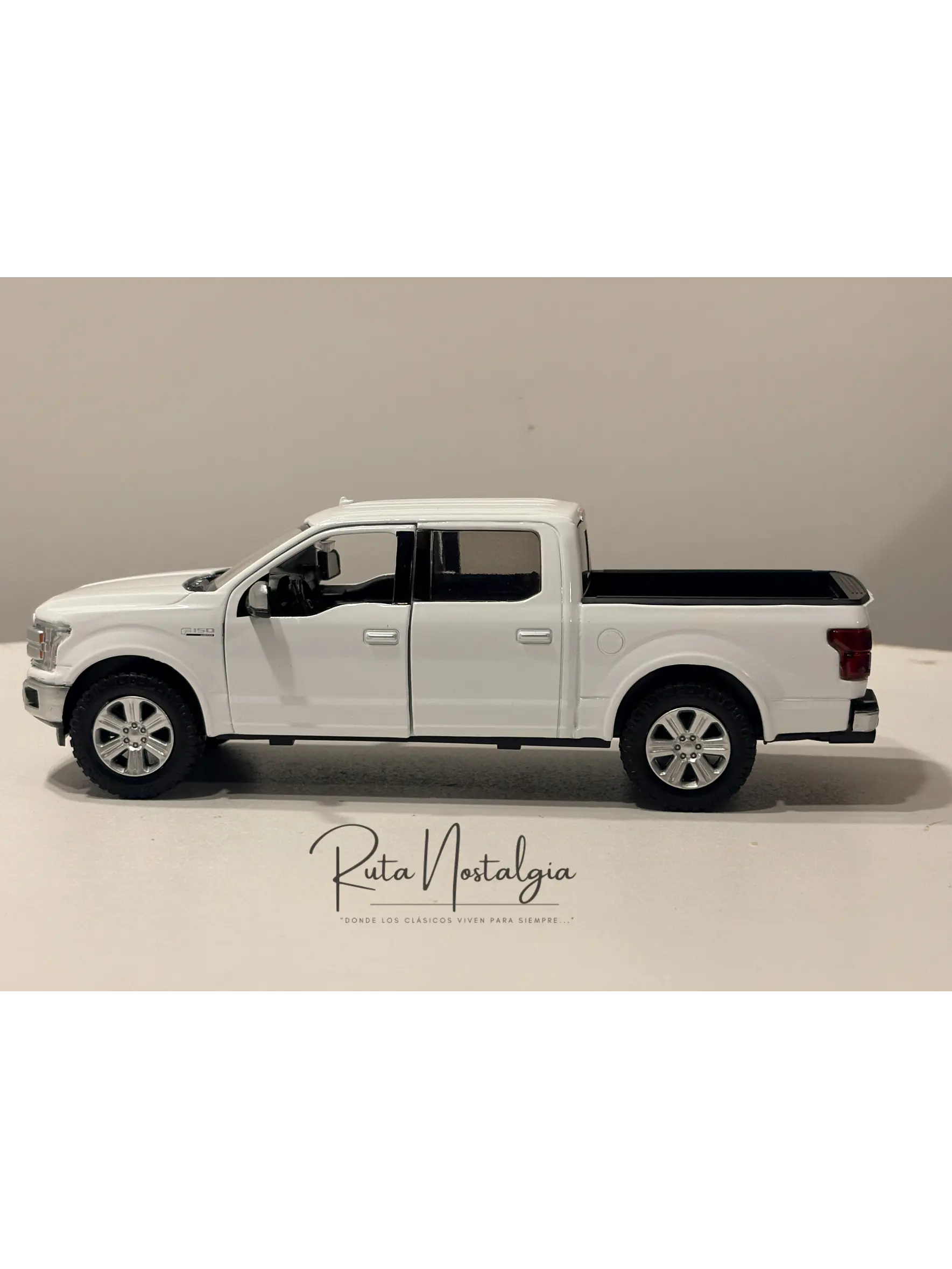 Camioneta Ford F-150 Lariat Crew Cab 2019 Motormax 1:24 | Pick-Up Americana “full-size” hecho miniatura 5