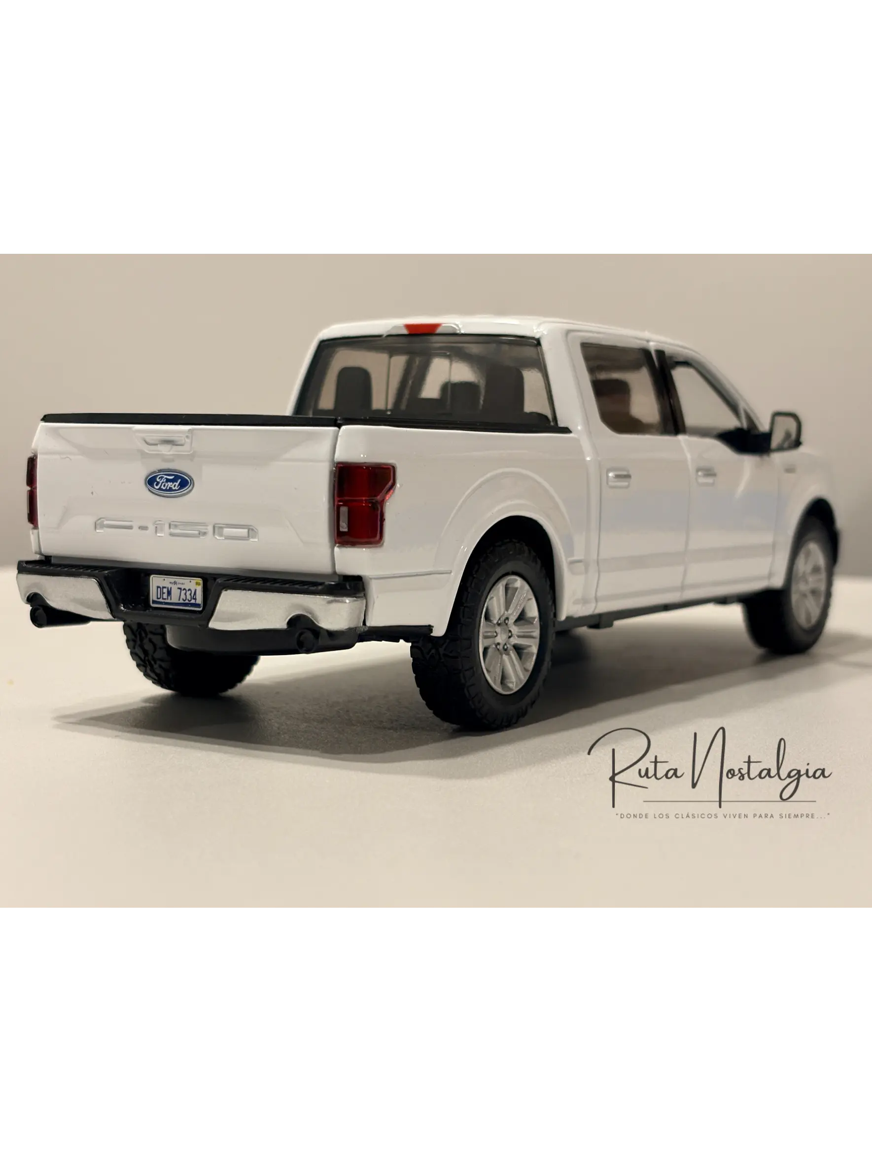 Camioneta Ford F-150 Lariat Crew Cab 2019 Motormax 1:24 | Pick-Up Americana “full-size” hecho miniatura 7