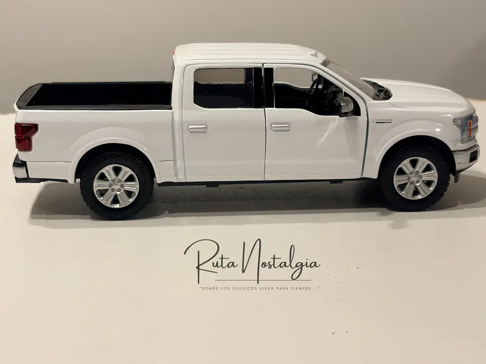 Camioneta Pick-Up Ford F-150 Lariat (2019) |  Motormax 1:24 8